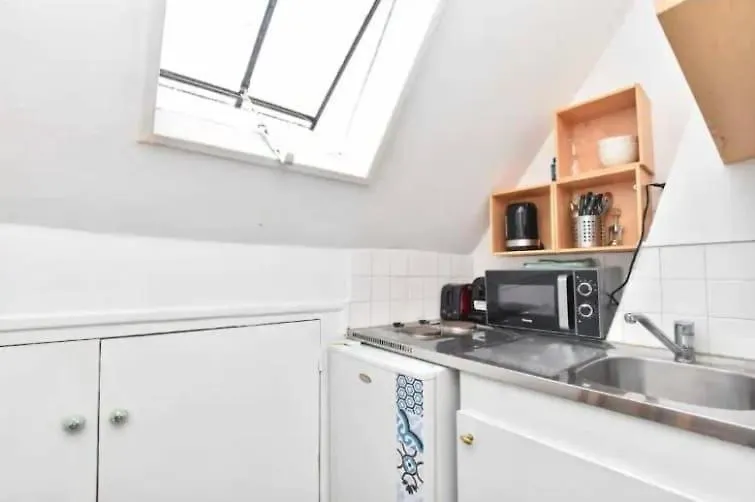 Cosy Studio En Plein Coeur Du 16E Arrondissement Paryż 0*,  Francja